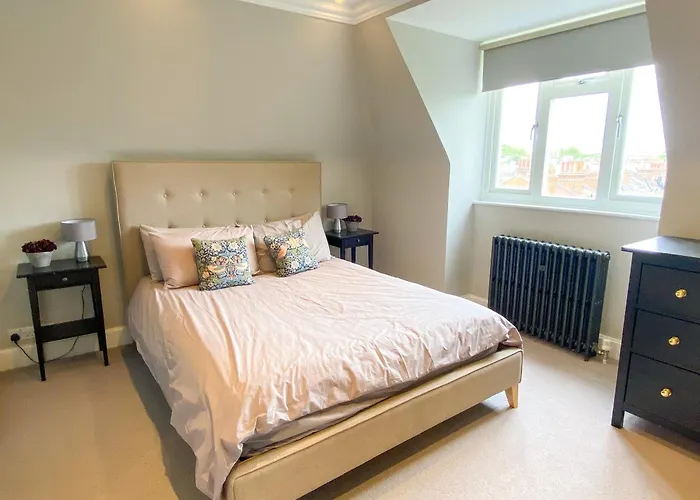 Exquisite Top Floor Flat Heart Of Chelsea