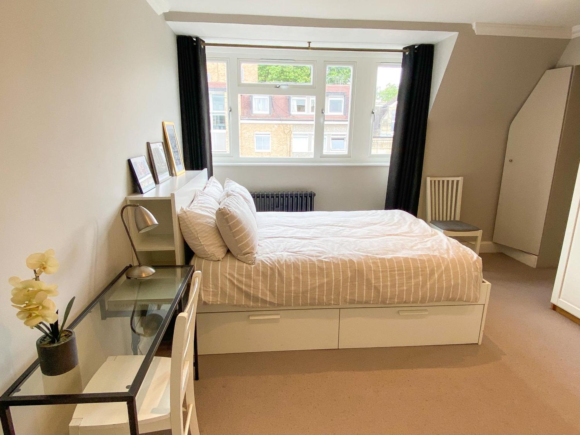 Exquisite Floor Flat Heart Of Chelsea * Londres